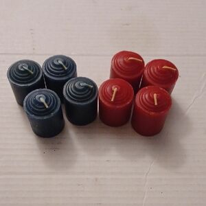 $4 Add-on New Small Scented Red & Green Candles - Set Of 8 (4 Each Colour)